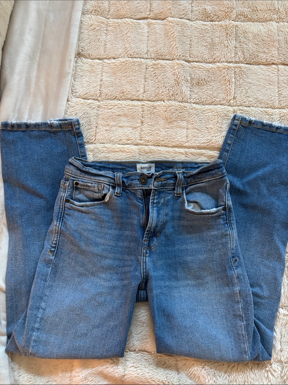 Kensie Medium Blue Straight-Leg Jeans